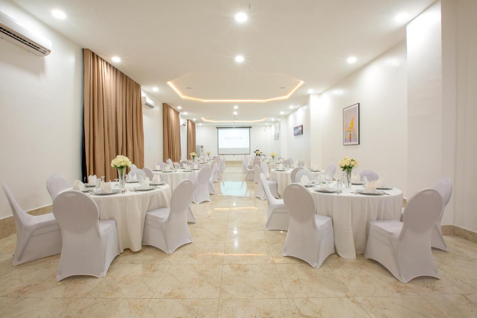 Johnwood Hotel By Bolton Abuja Exterior foto