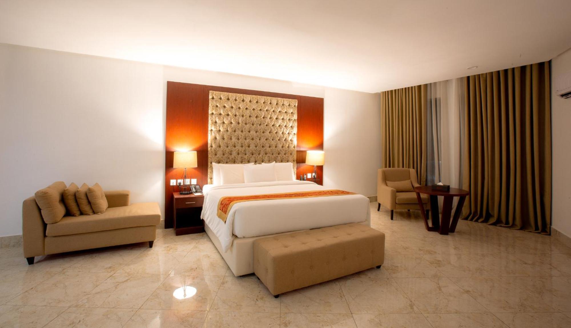 Johnwood Hotel By Bolton Abuja Exterior foto